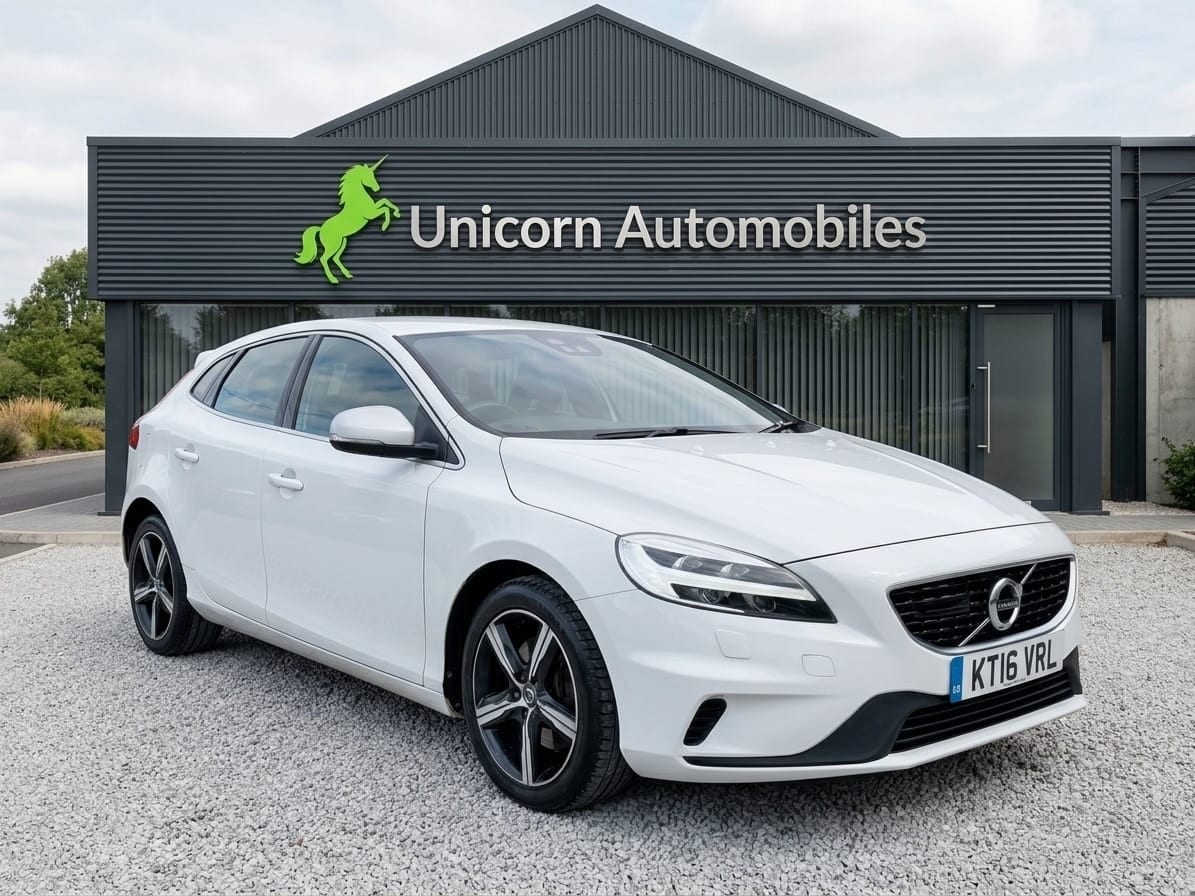 Volvo V40 - image 1 of 22
