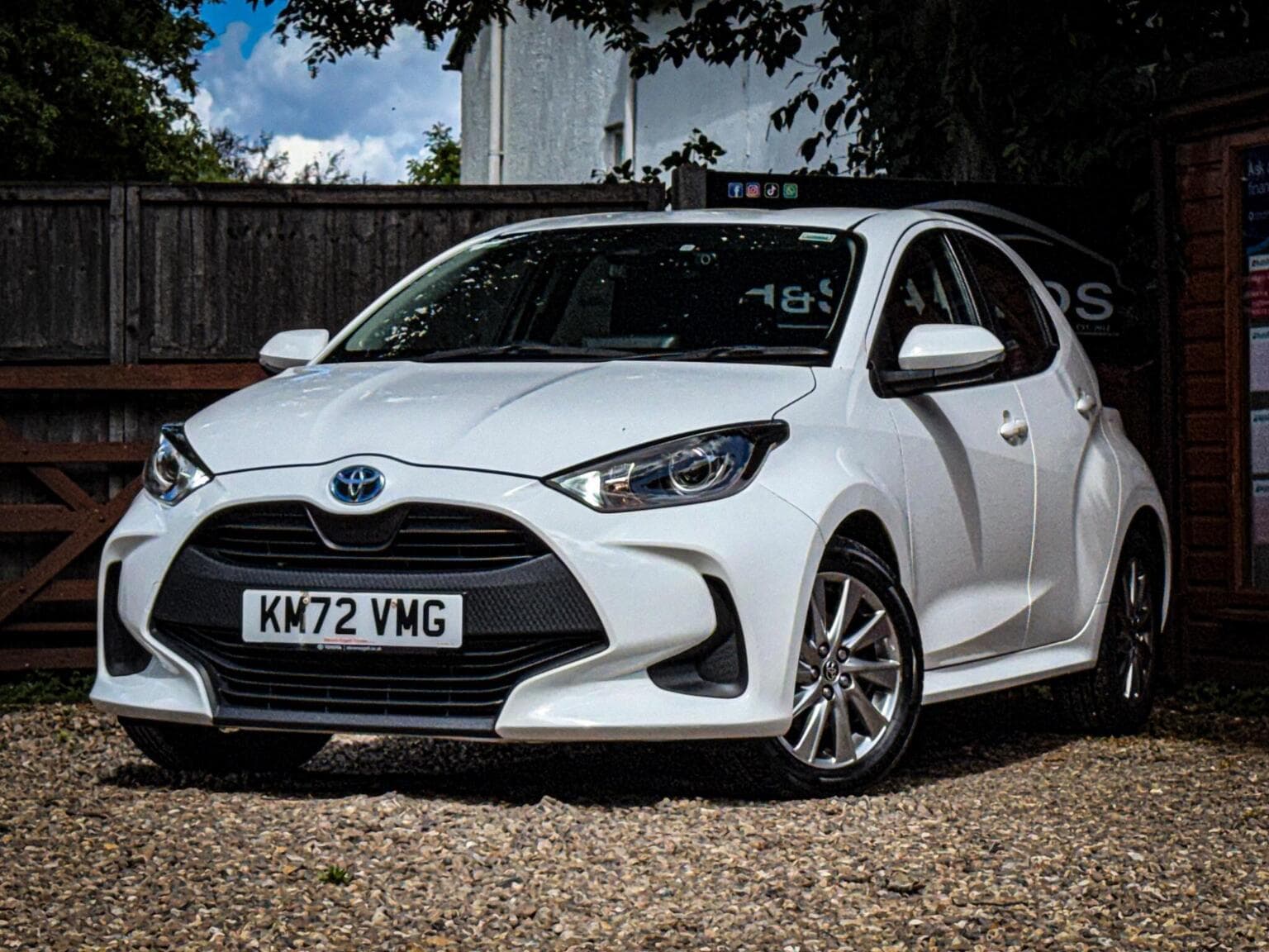 TOYOTA YARIS