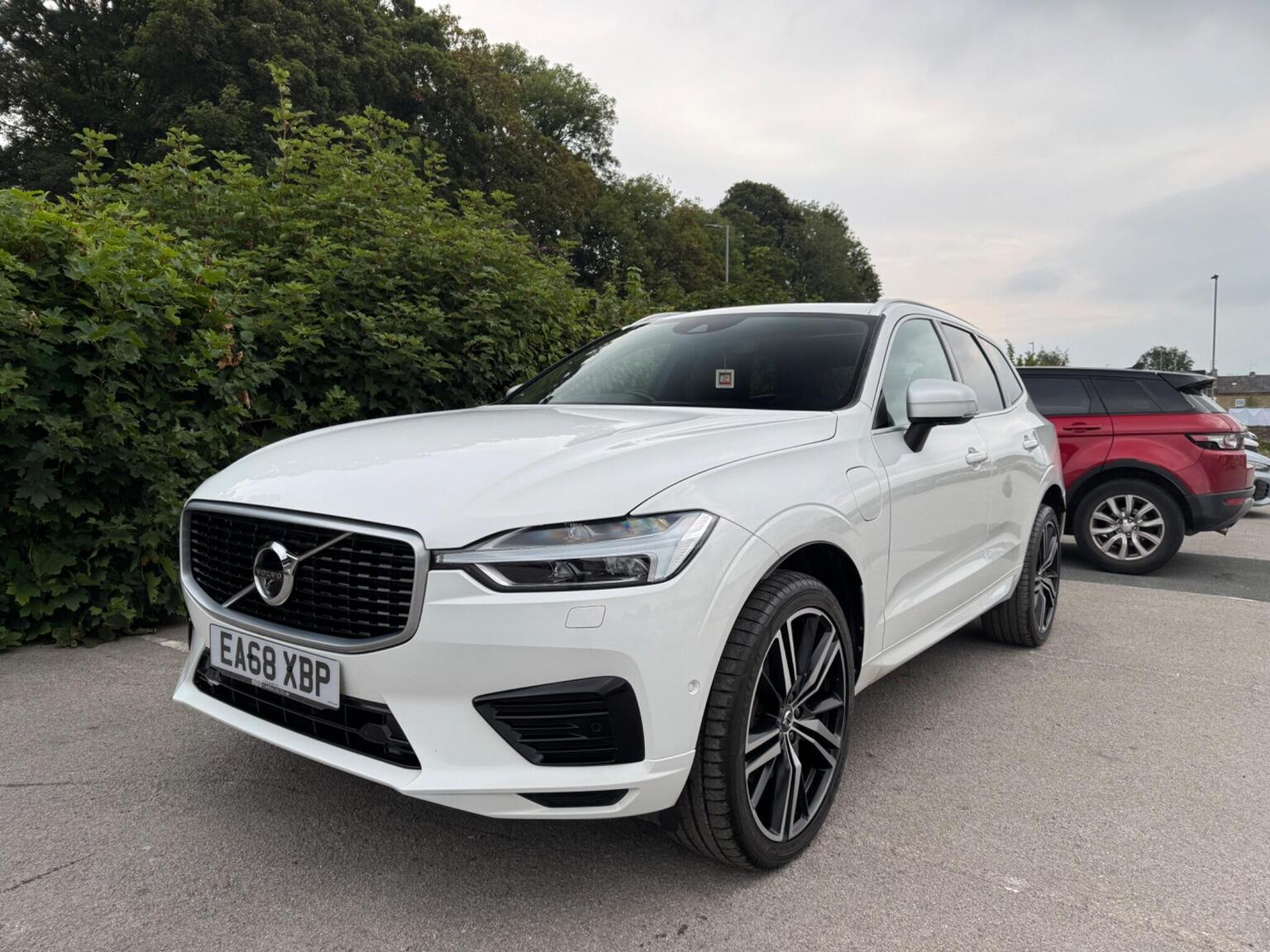 Volvo XC60 - image 1 of 82
