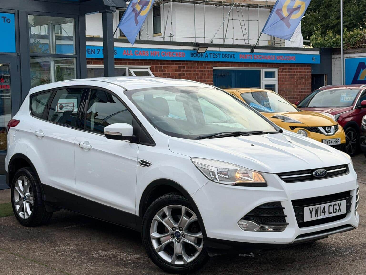 Ford Kuga - image 1 of 68
