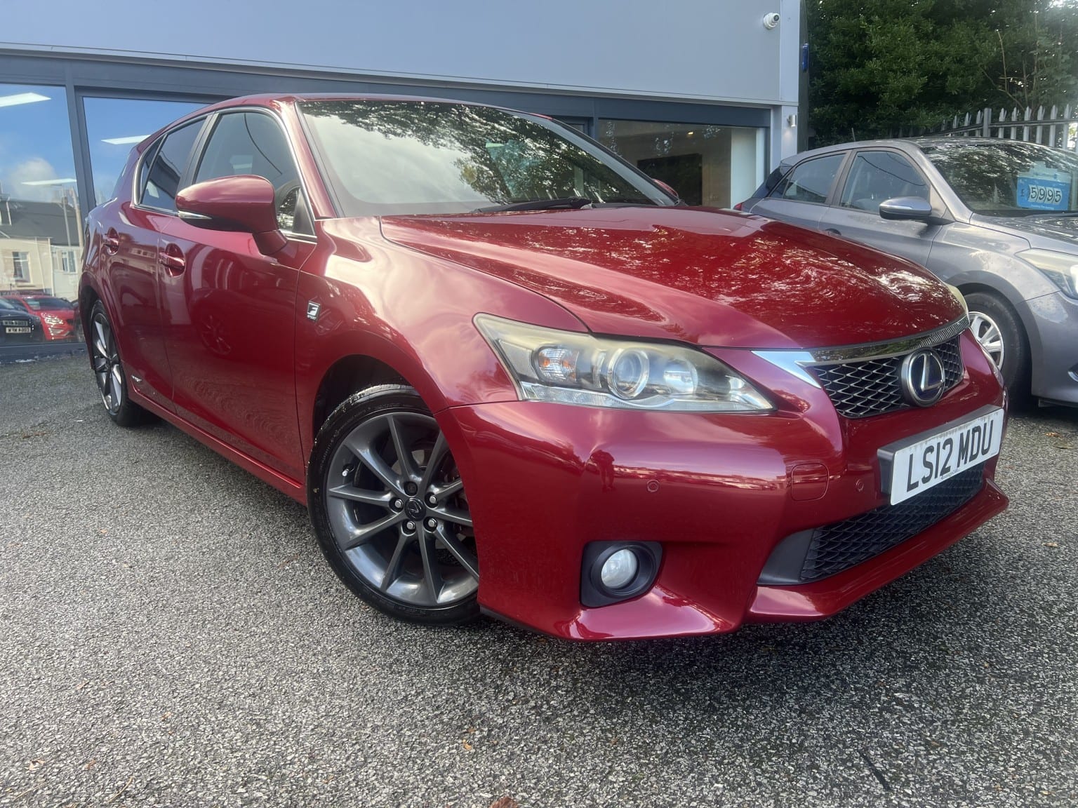 Lexus CT - image 1 of 20