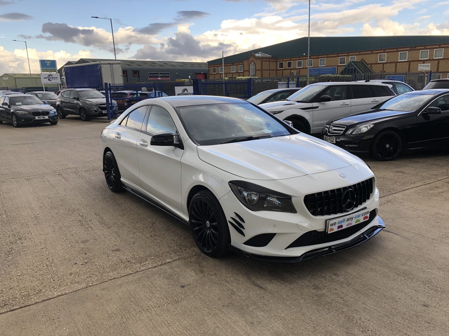 2014 Mercedes-Benz CLA 2.1 CLA220 CDI Sport in white — photo 1 of 25