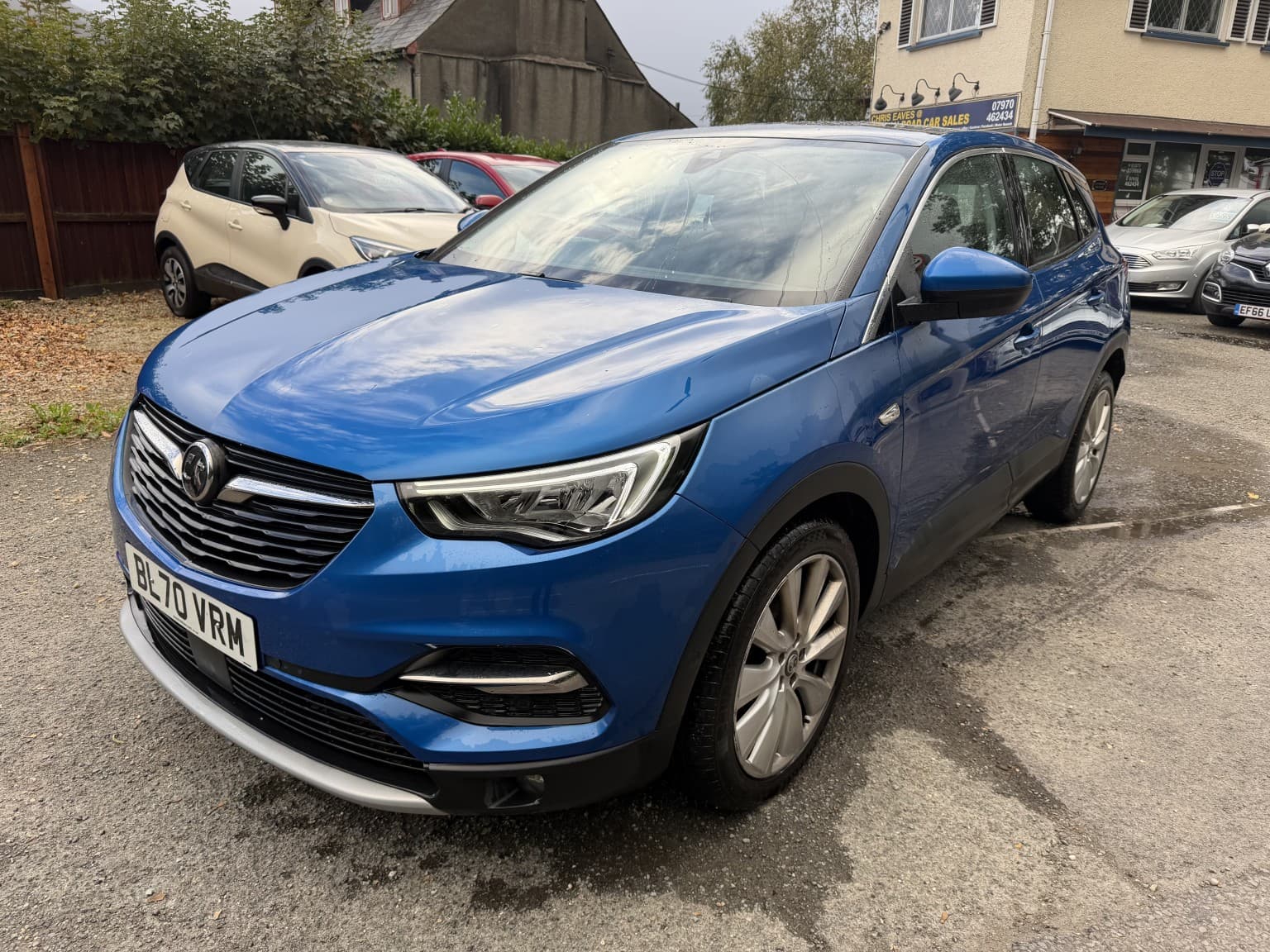 Vauxhall Grandland X - image 1 of 28