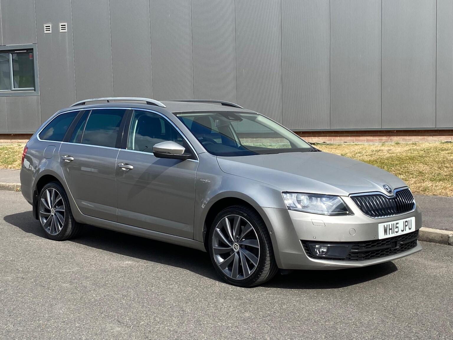 Skoda Octavia - image 1 of 57