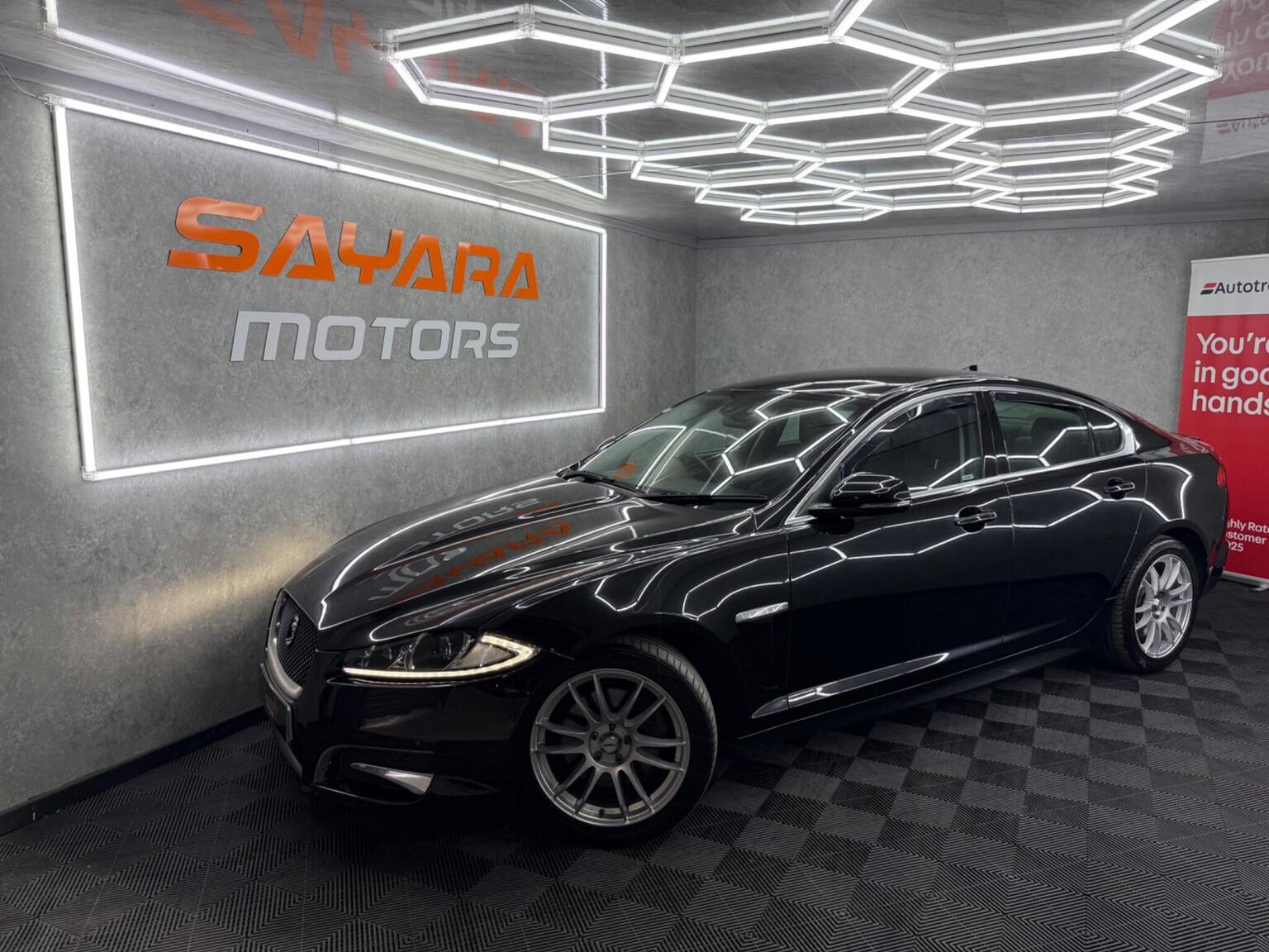 Jaguar XF - image 1 of 38