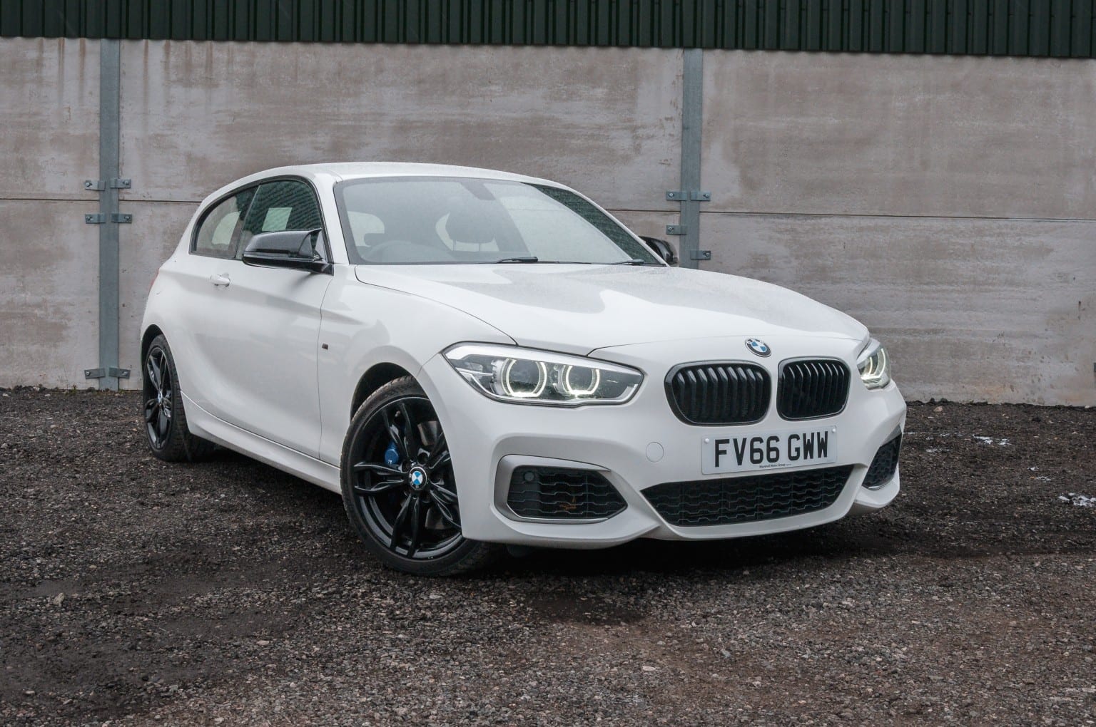 BMW 1 Series - image 1 of 30