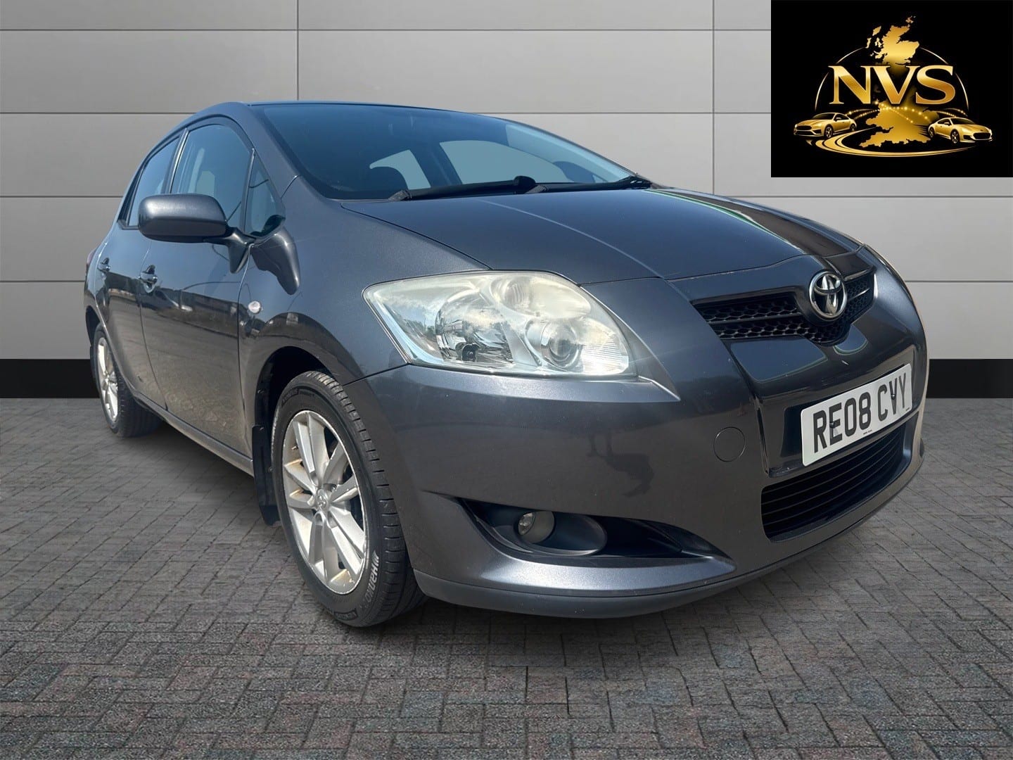 TOYOTA AURIS - image 1 of 13