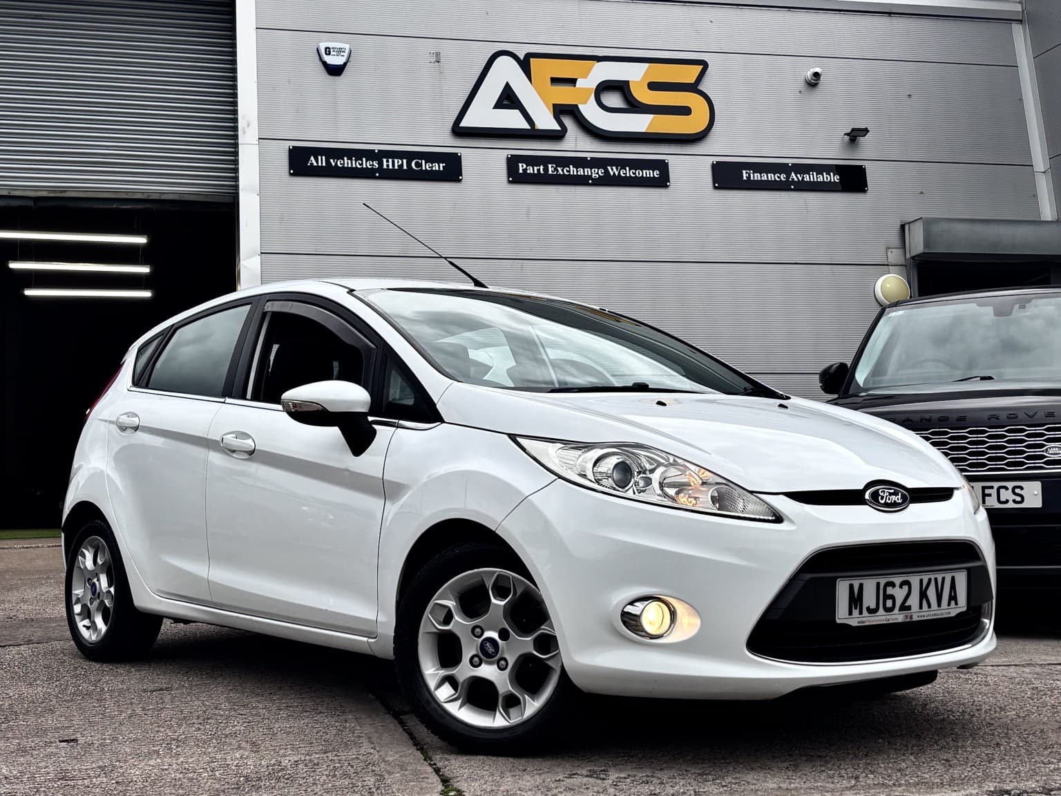 Ford Fiesta - image 1 of 36
