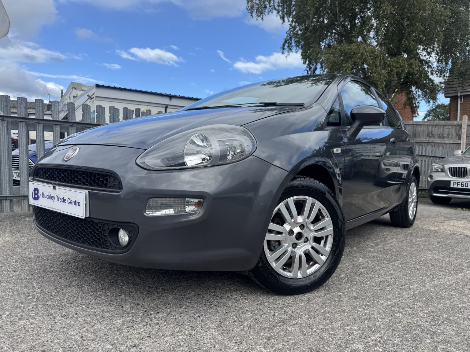 Fiat Punto - image 1 of 30