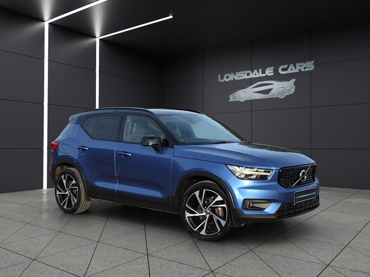 Volvo XC40 - image 1 of 6
