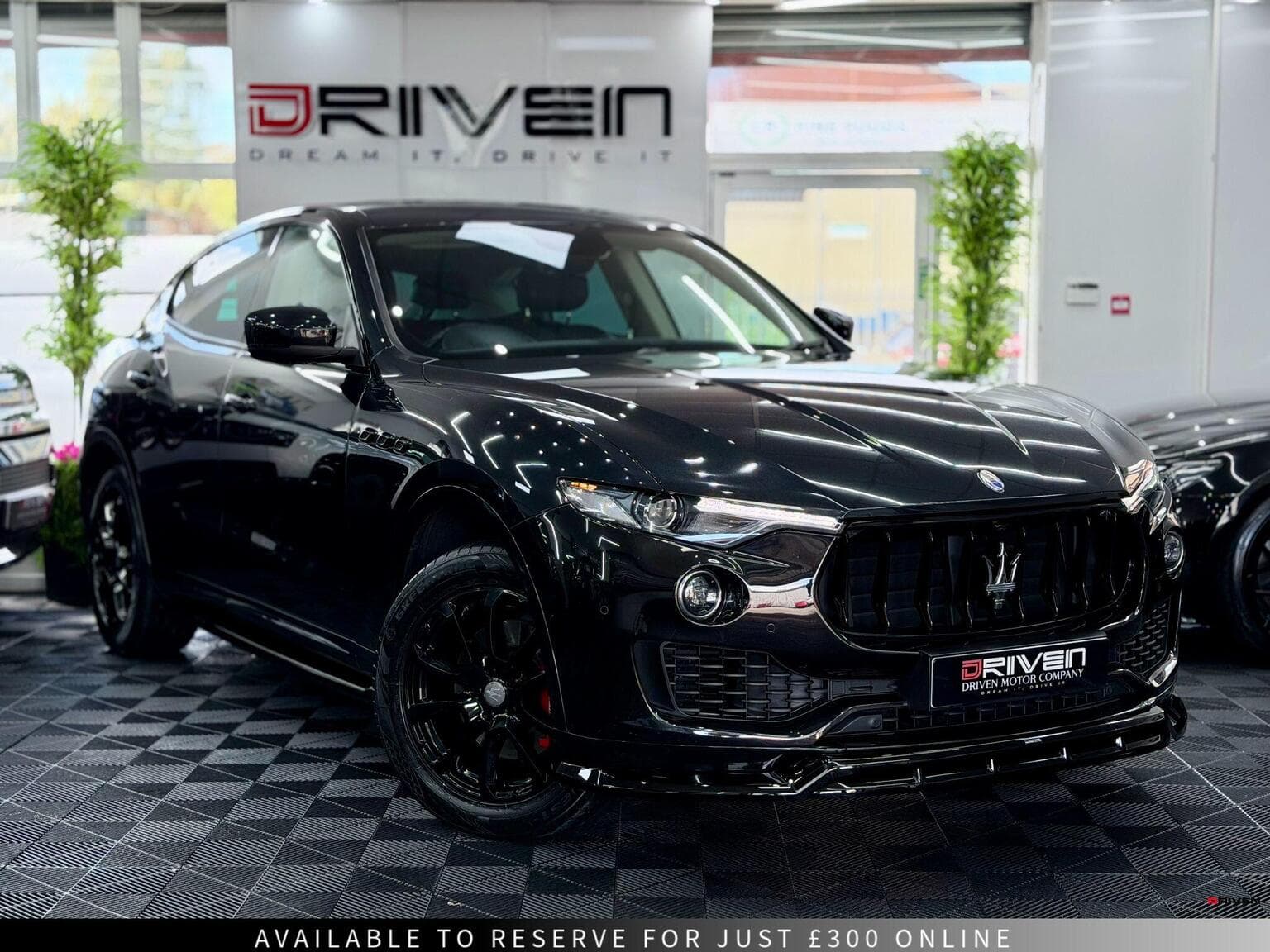 Maserati Levante - image 1 of 6
