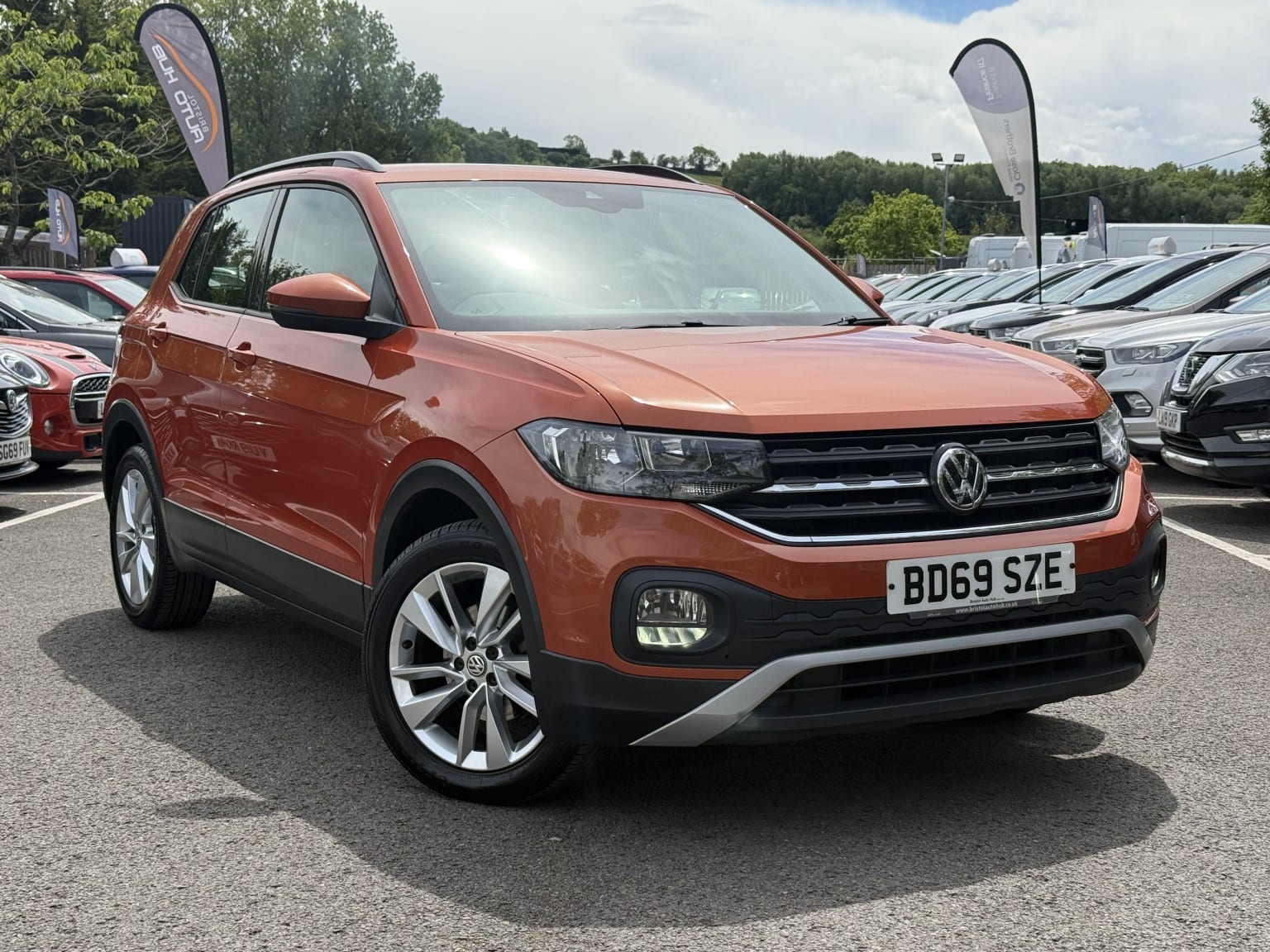 Volkswagen T-Cross - image 1 of 55