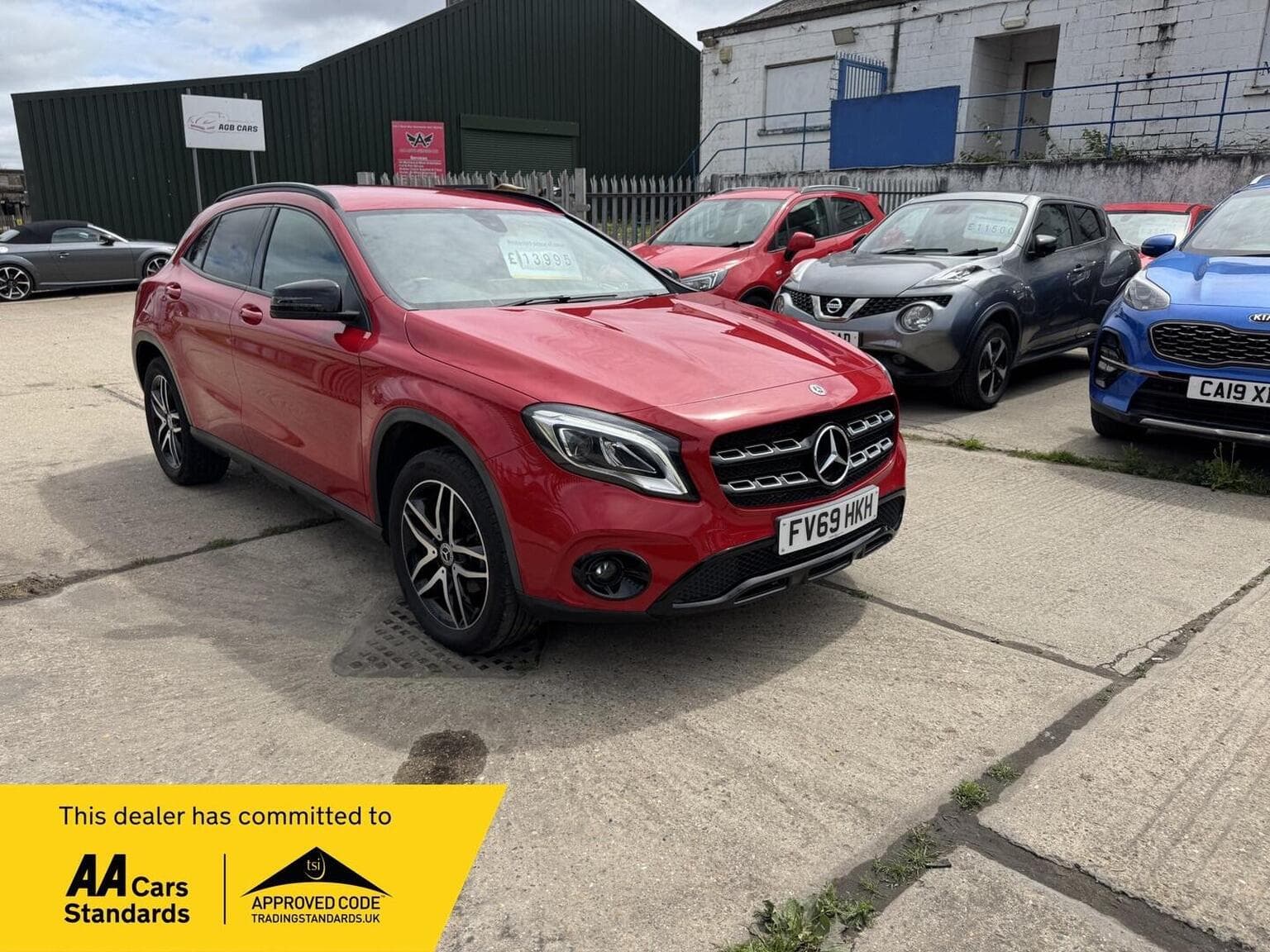 Mercedes-Benz GLA - image 1 of 51