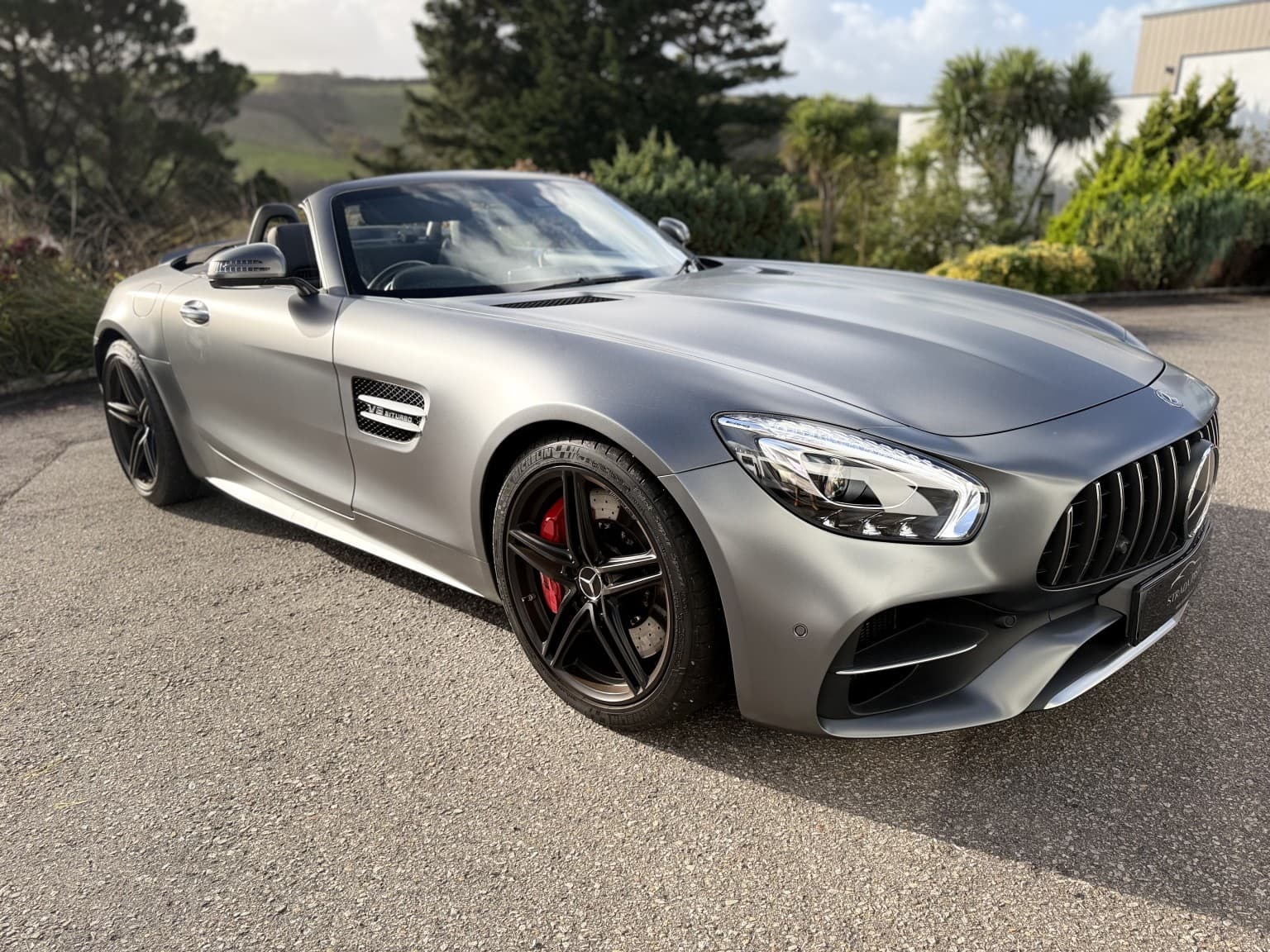 Mercedes-Benz AMG GT - image 1 of 47
