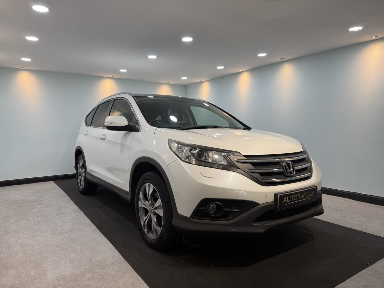 Honda CR-V - image 1 of 34