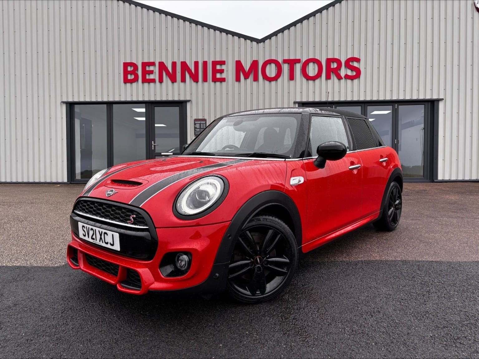 MINI Hatch - image 1 of 35