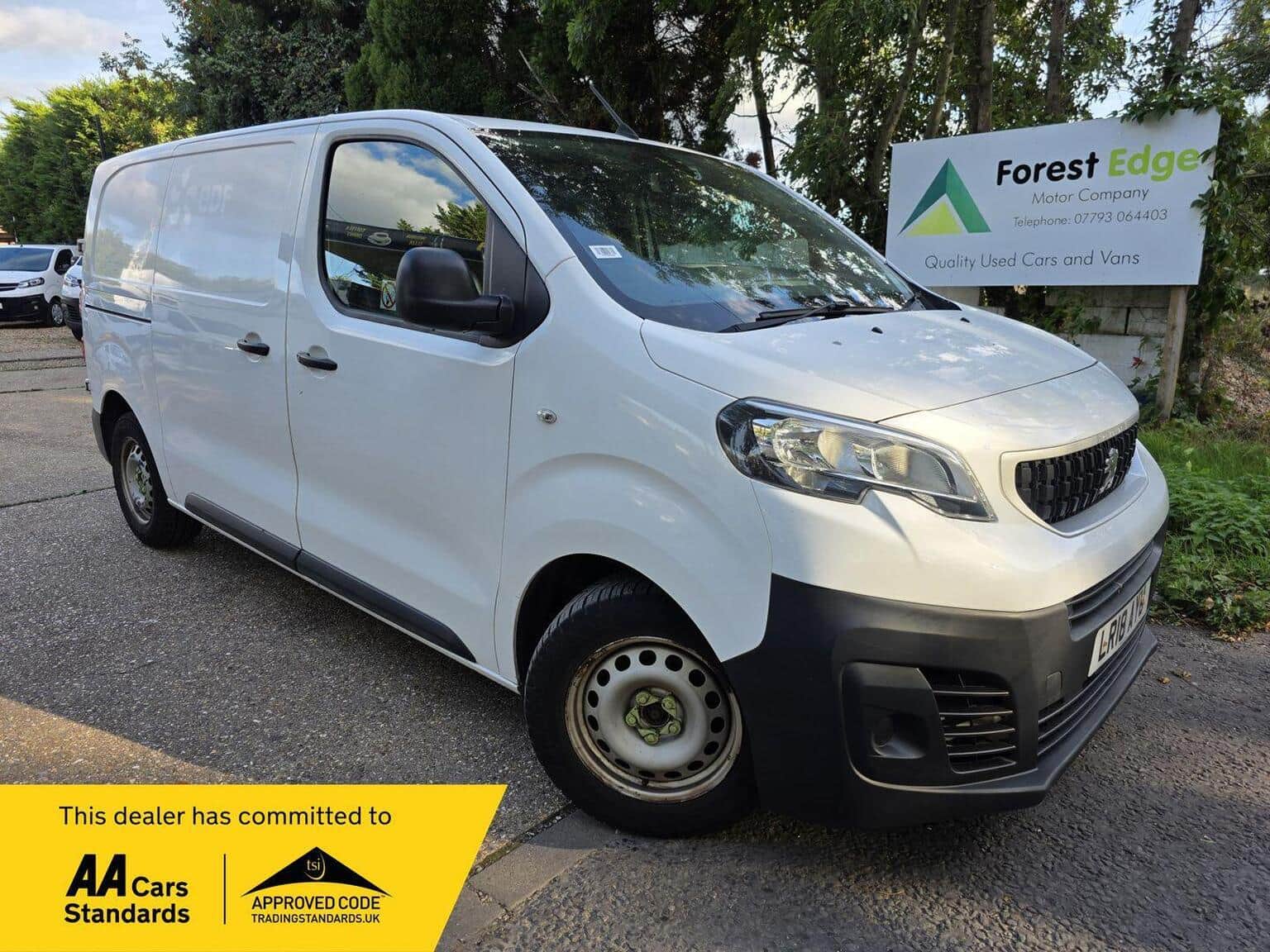 Peugeot Expert - image 1 of 24