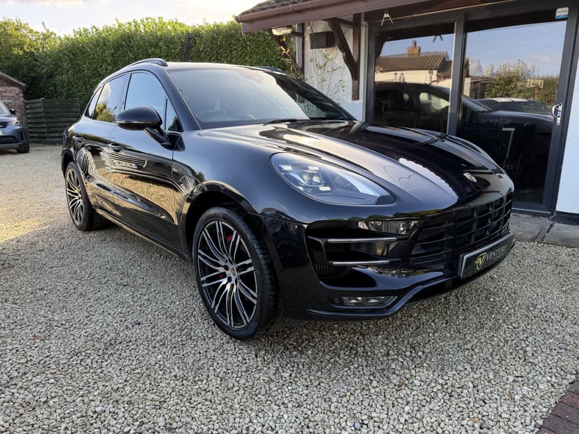 2017 PORSCHE MACAN