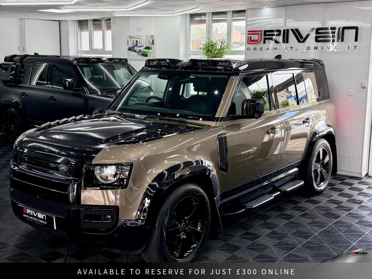LAND ROVER DEFENDER 110 - image 1 of 54