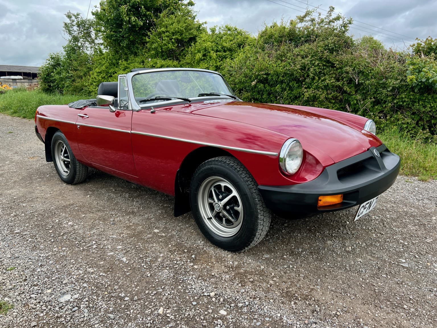 MG MGB - image 1 of 78