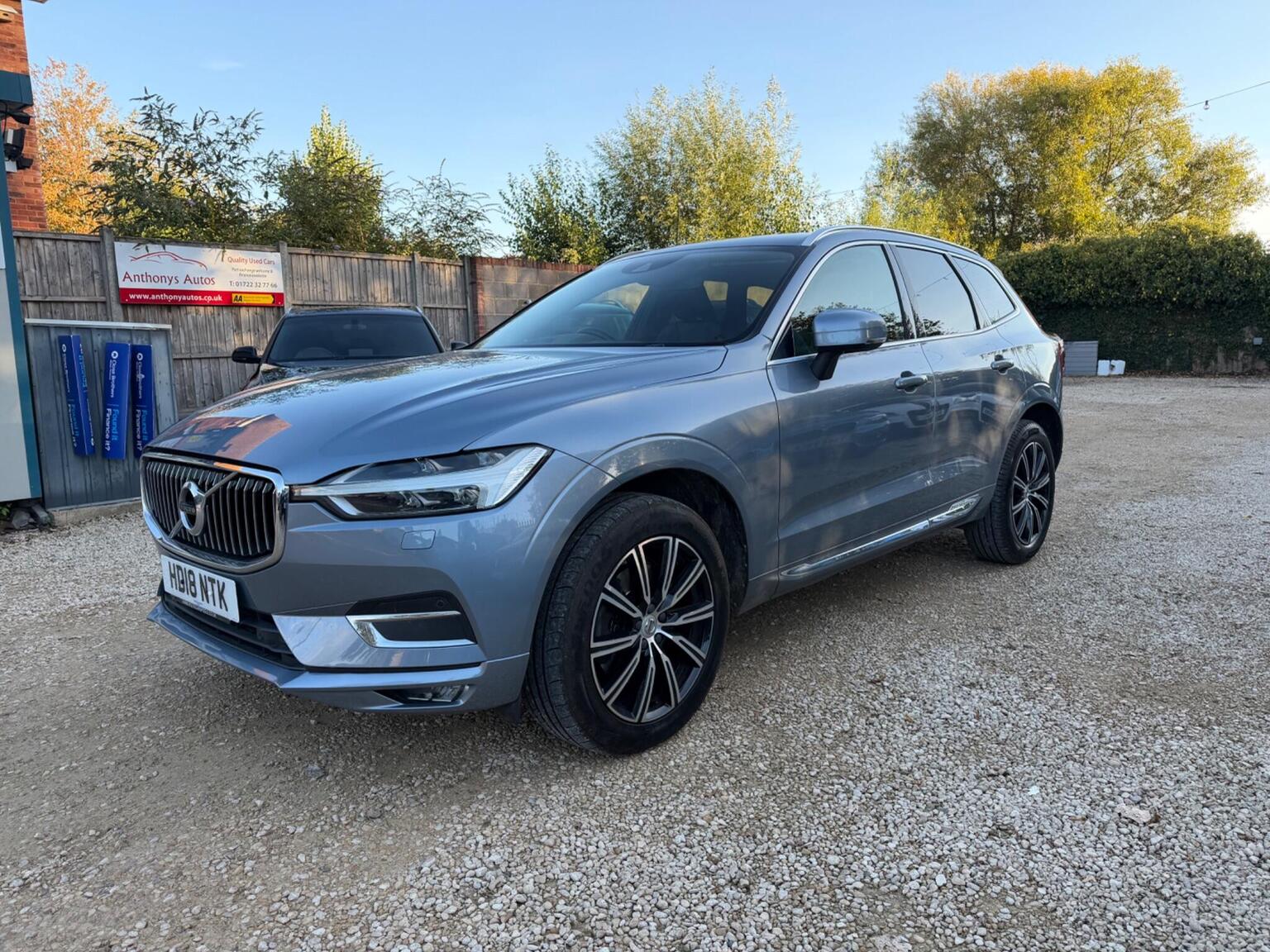Volvo XC60 - image 1 of 34
