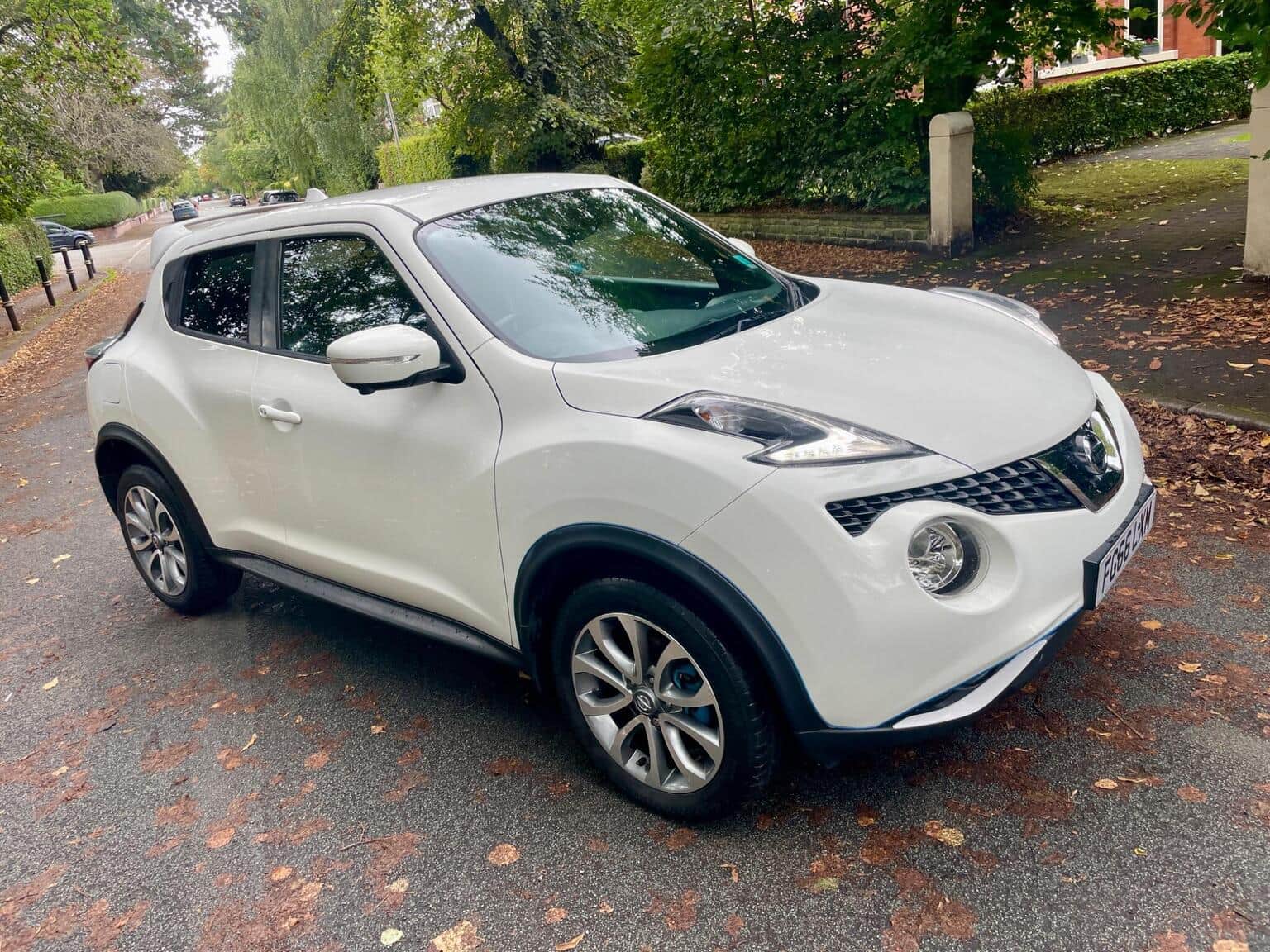 Nissan Juke - image 1 of 43
