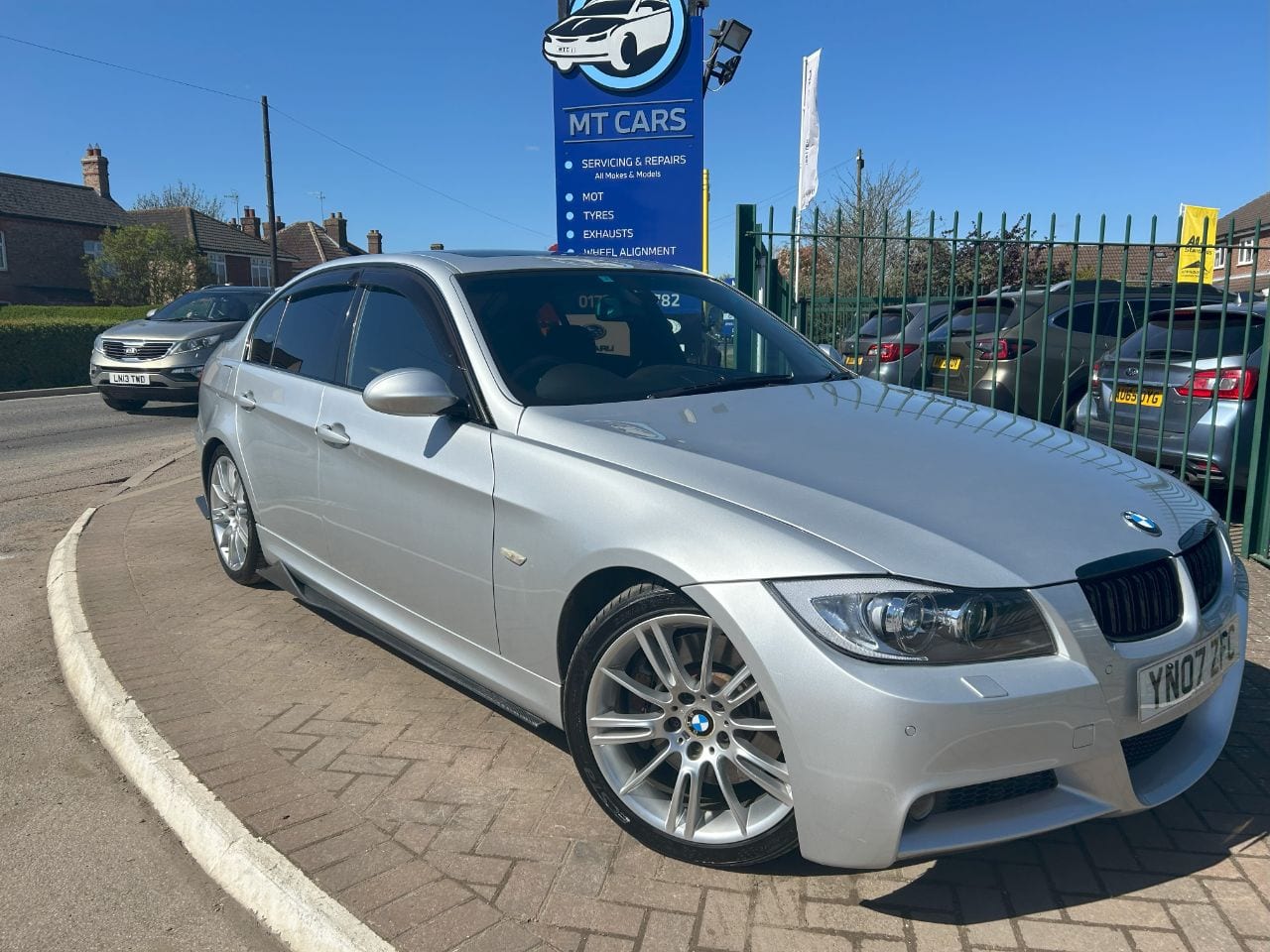 BMW 3 Series - image 1 of 29