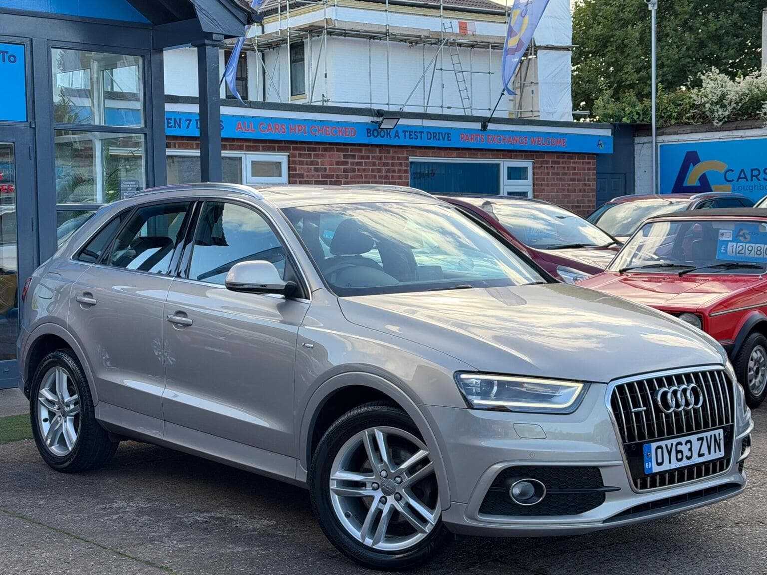 Audi Q3 - image 1 of 70