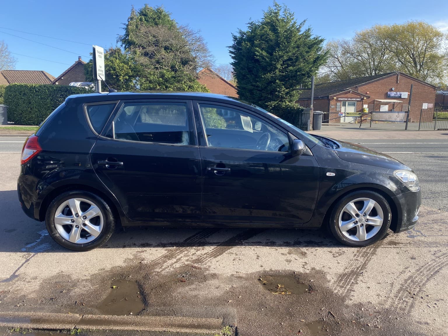 Kia Ceed - image 1 of 20