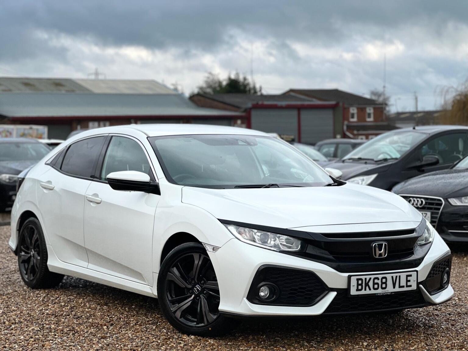 Honda Civic - image 1 of 60