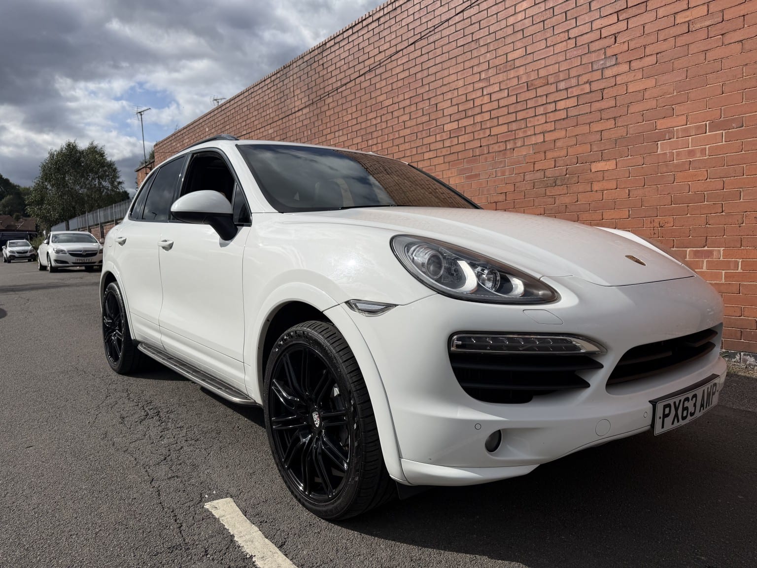 Porsche Cayenne - image 1 of 20