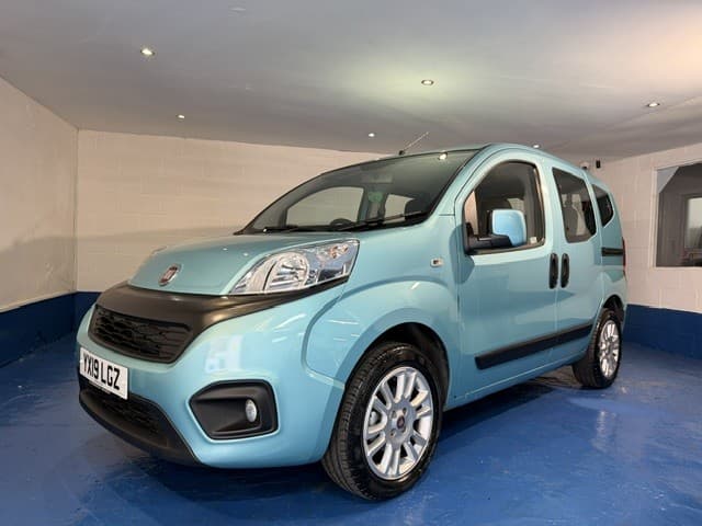Fiat Qubo - image 1 of 16