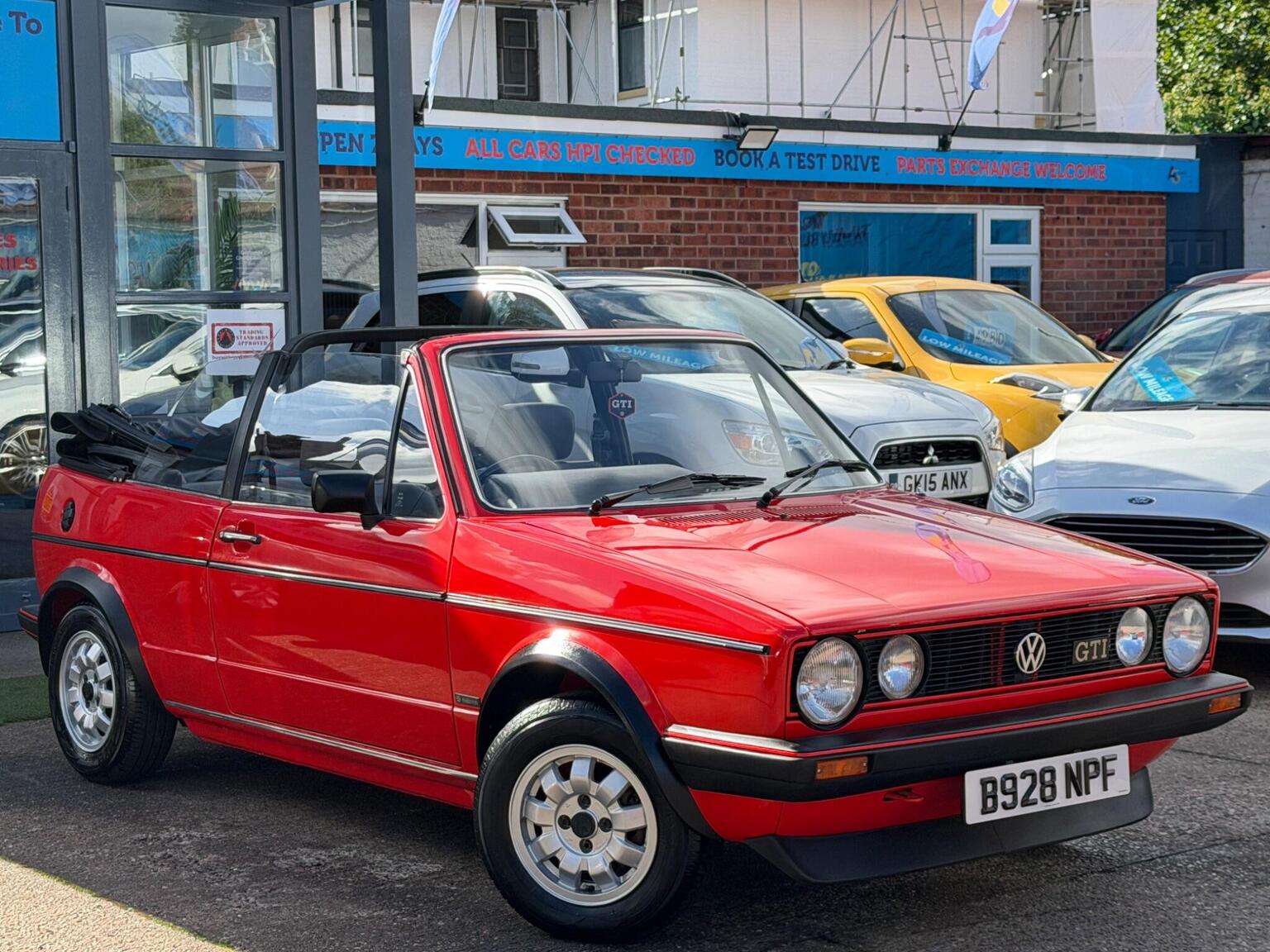 Volkswagen Golf - image 1 of 69