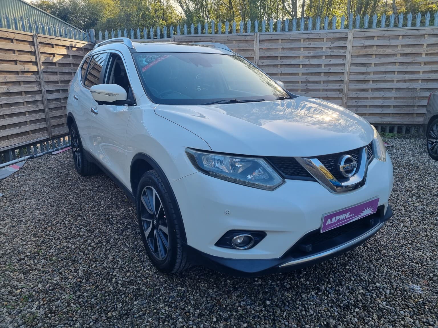 Nissan X-Trail - image 1 of 19
