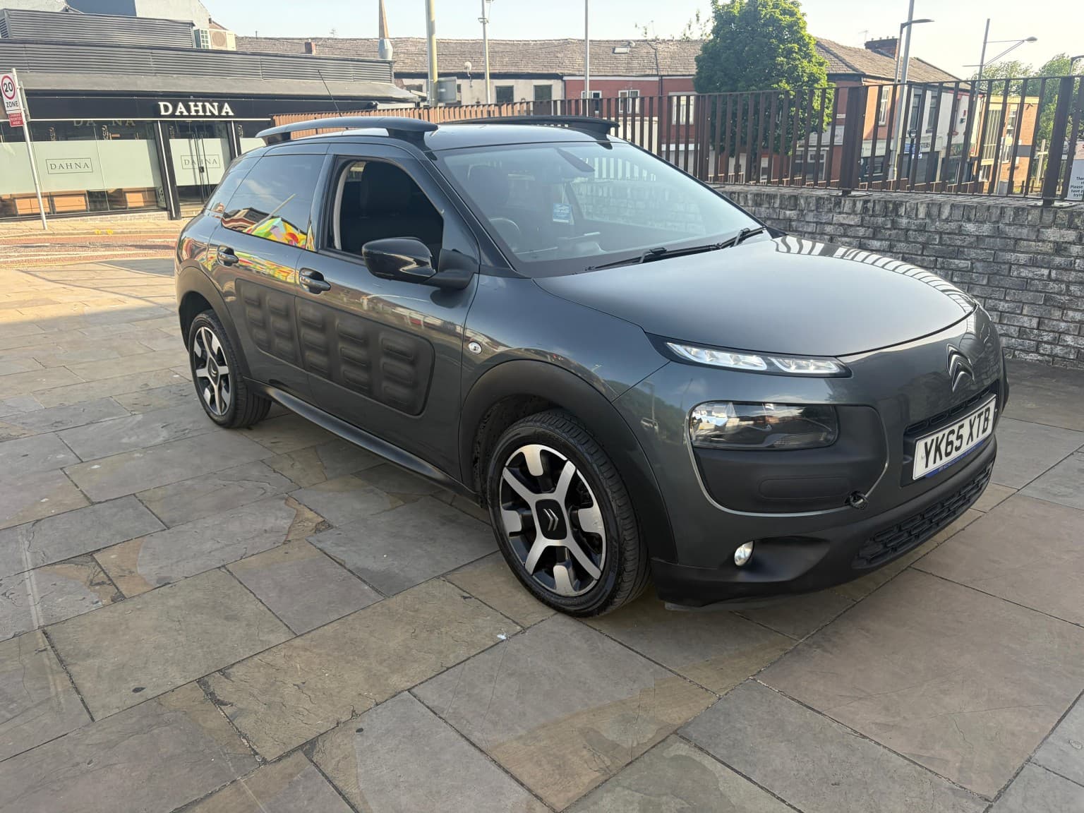 Citroen C4 Cactus - image 1 of 39