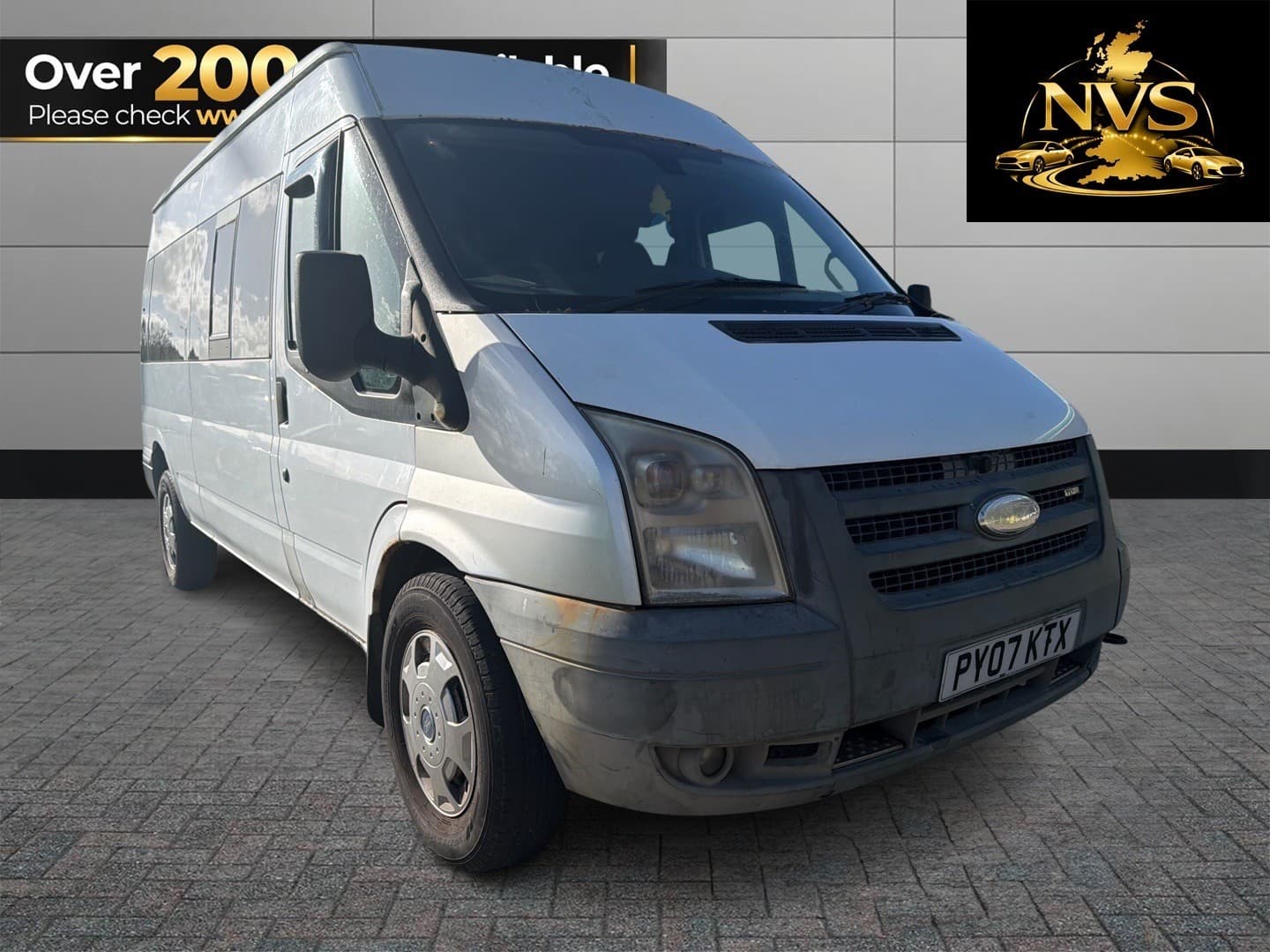 Ford Transit - image 1 of 13