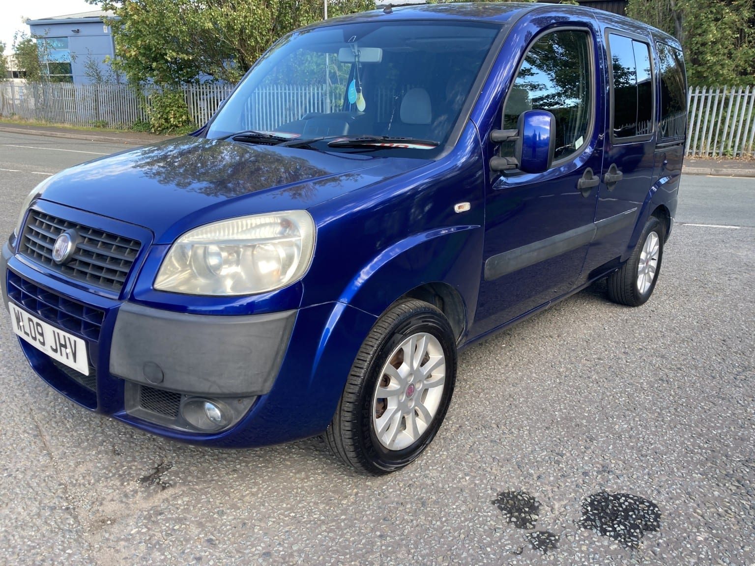 2009 Fiat Doblo 1.4 Doblo 1.4 Dynamic in blue — photo 1 of 17