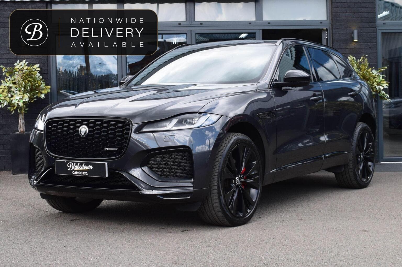 Jaguar F-Pace - image 1 of 51