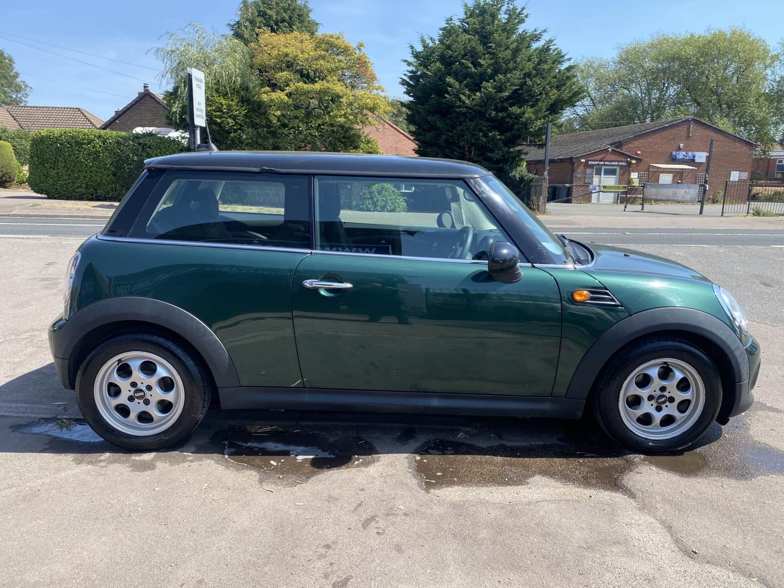 MINI Hatch - image 1 of 28