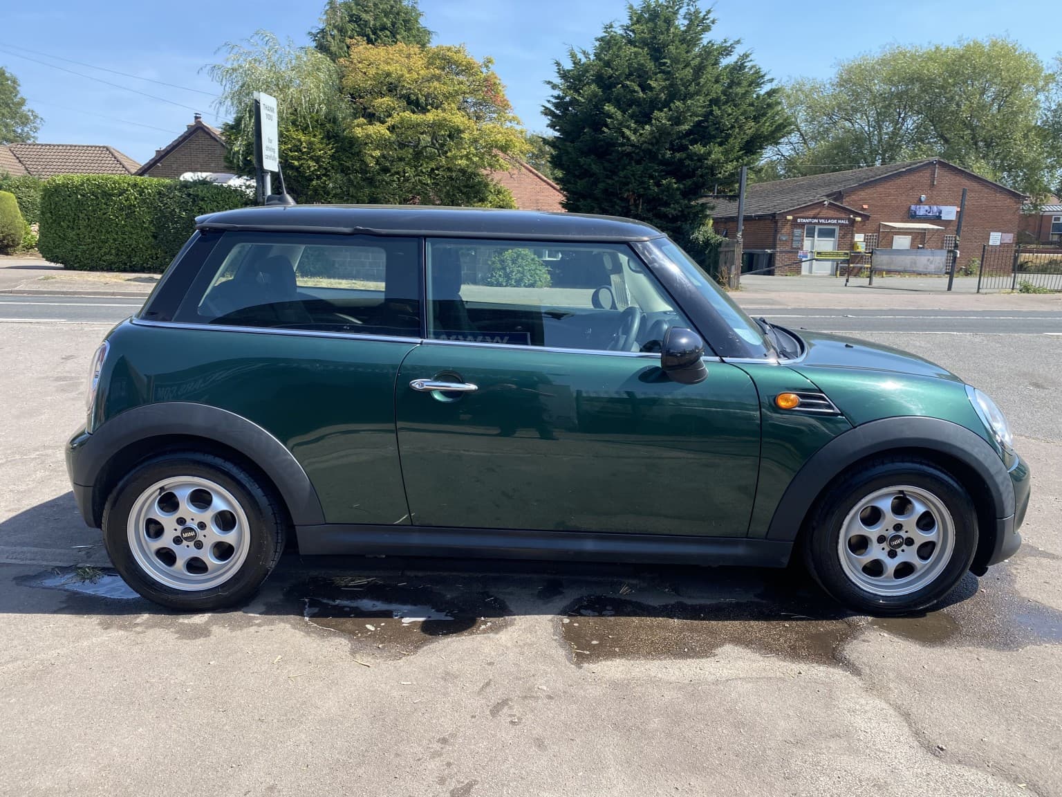 MINI Hatch - image 1 of 28