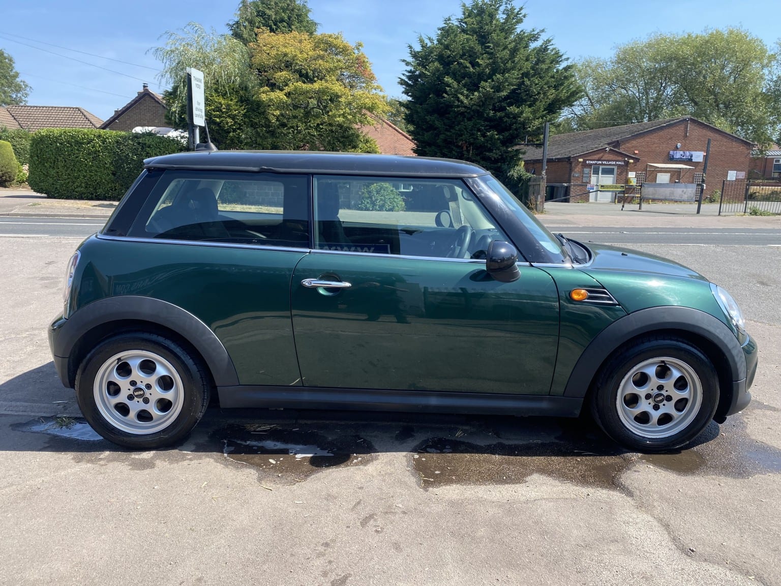 MINI Hatch - image 1 of 28