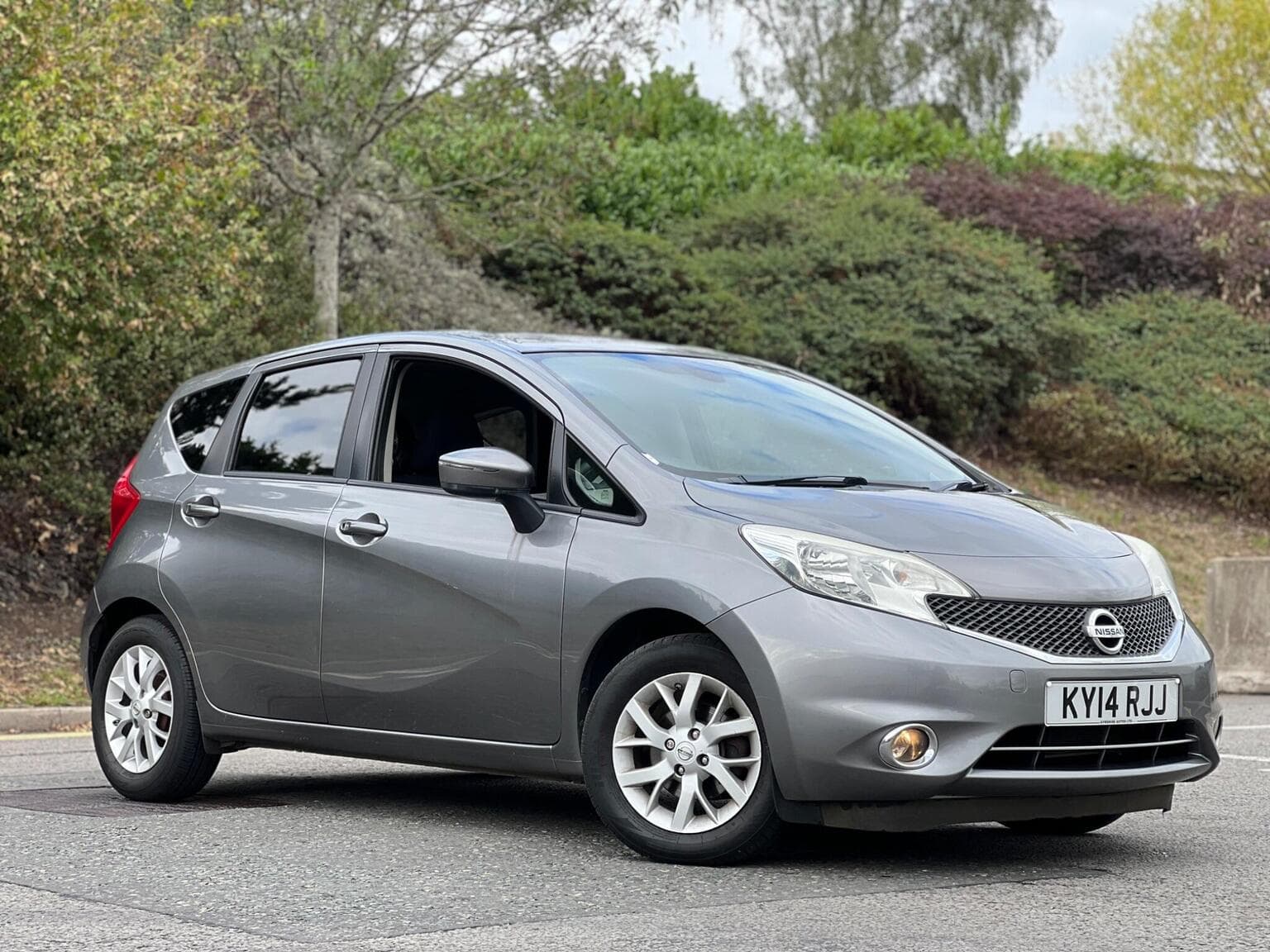 Nissan Note - image 1 of 46