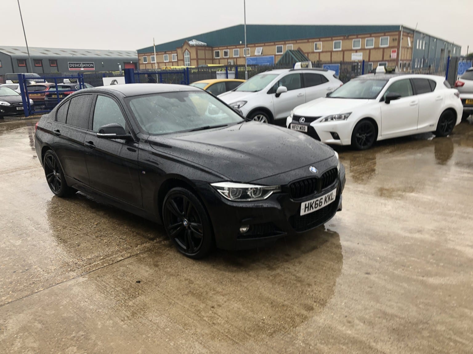 BMW 3 Series - image 1 of 20