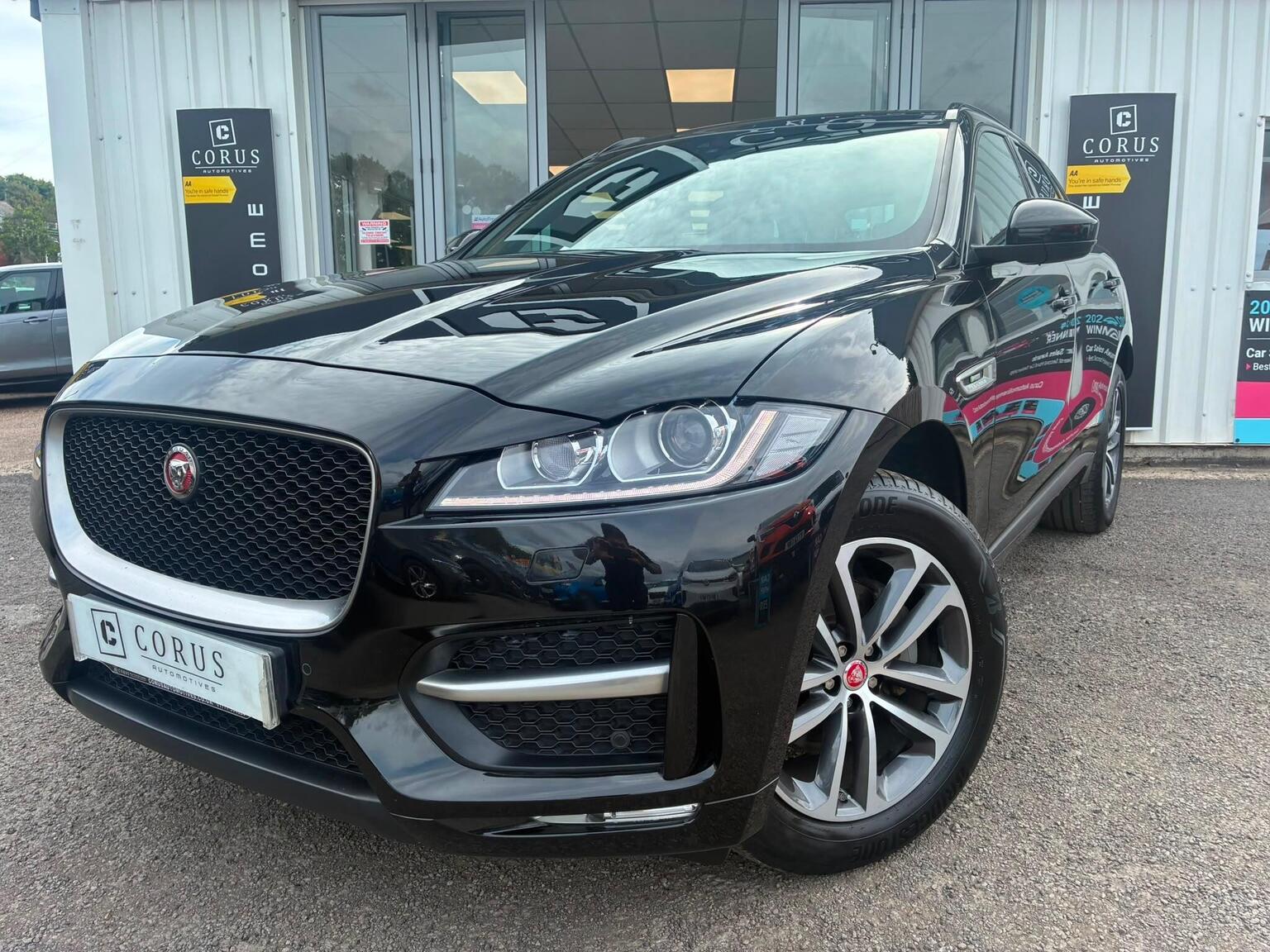 Jaguar F-Pace - image 1 of 40