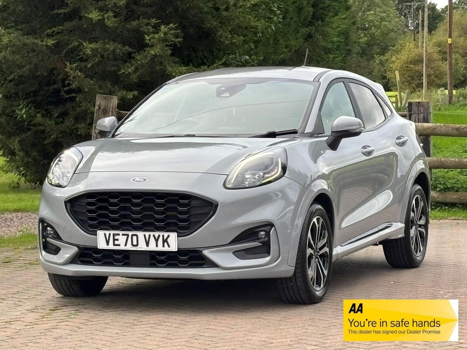 Ford Puma - image 1 of 31