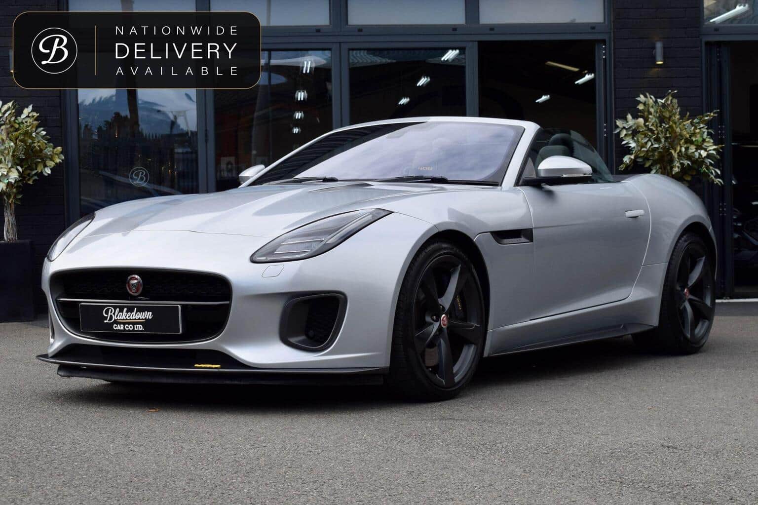 Jaguar F-Type - image 1 of 44