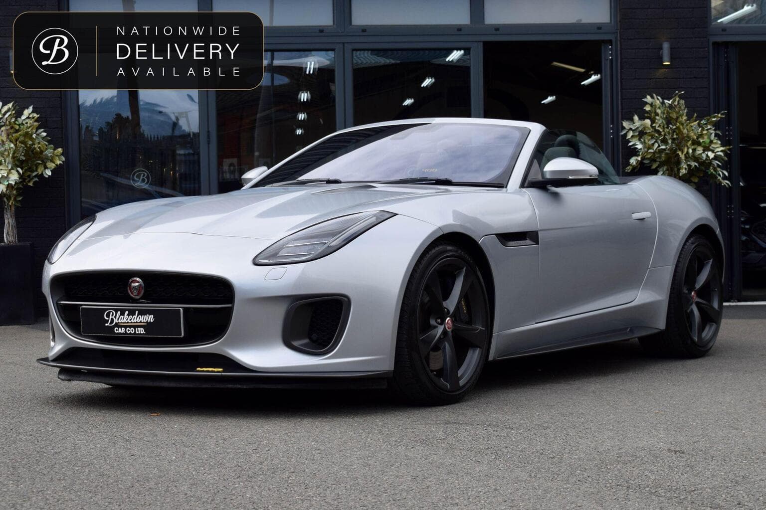 Jaguar F-Type - image 1 of 44