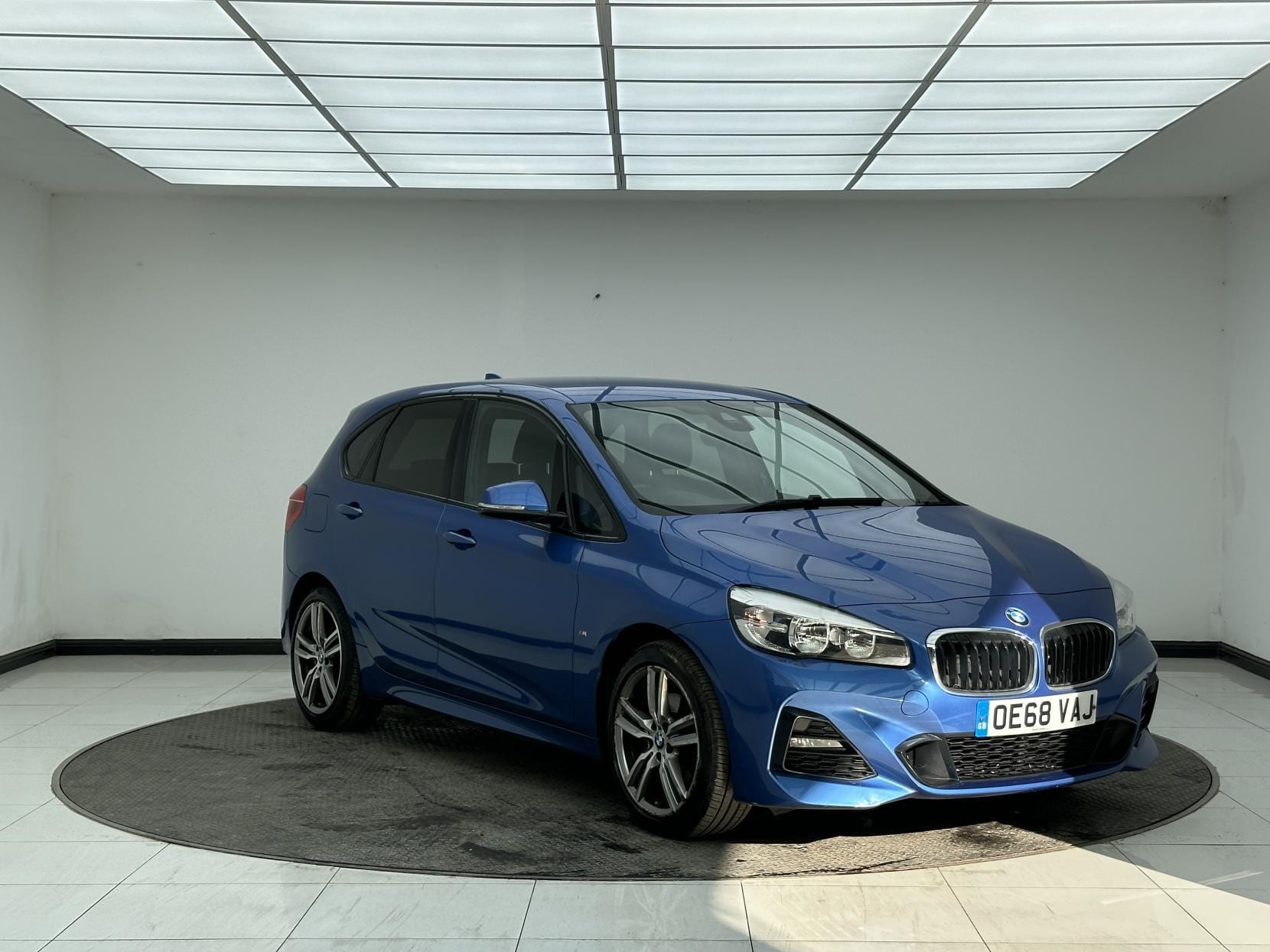 BMW 2 Series Active Tourer - image 1 of 55
