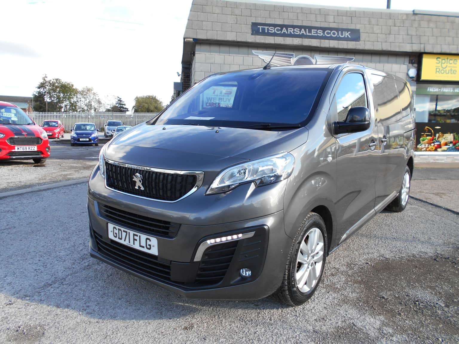 Peugeot Expert - image 1 of 27