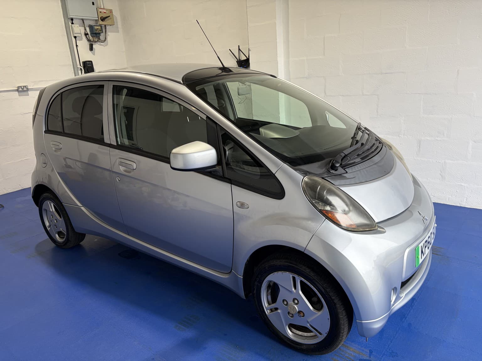 Mitsubishi i-MiEV - image 1 of 12